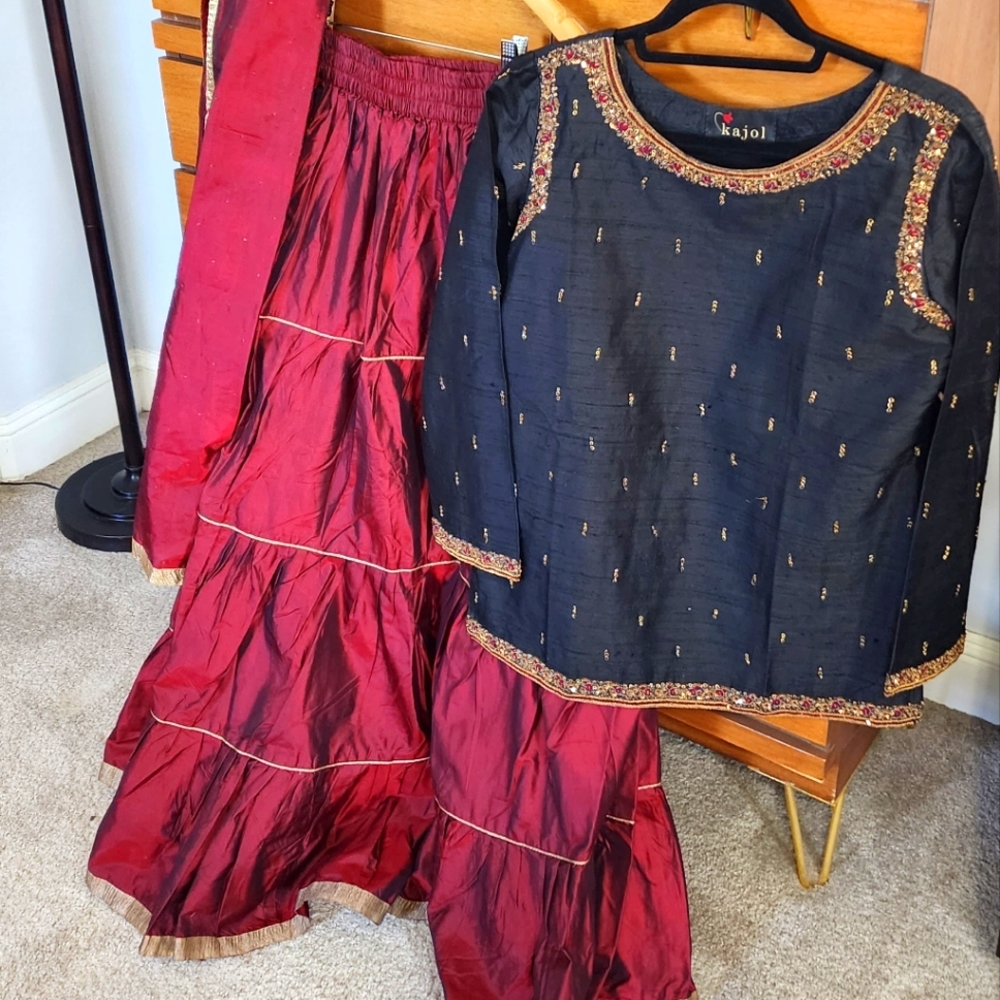 Black and red shantung flowy kurta